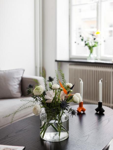 Un miniapartamento con unas gotas de naranja Un miniapartamento con unas gotas de naranja