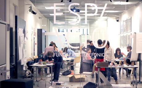 Taller de Máquinas de dibujar y movimiento. Capturando el viento Taller de Arte Generativo y Movimiento en el Espacio Fundación Telefónica