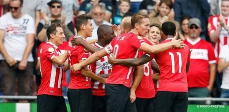 Héctor Moreno le da el triunfo al PSV ante el AZ Alkmaar