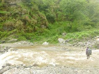 ANNAPURNA BASE CAMP ETAPA 5: CHOMRONG (2170 m) - POKHARA (820 m)