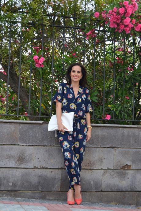 un_año_más_3 mono-de-flores-zara-outfit-streetstyle