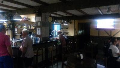 Interior del Bar El Teide. Nuevo estilo rústico de mi bar favorito.