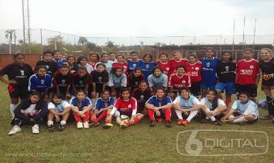 Fútbol femenino: Huracán y Prosol se midieron en Iguazú