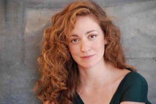 Reseña: Los abrazos oscuros de Julia Montejo (Lumen, 2 de junio 2016) Reseña: Los abrazos oscuros de Julia Montejo (Lumen, 2 de junio 2016)