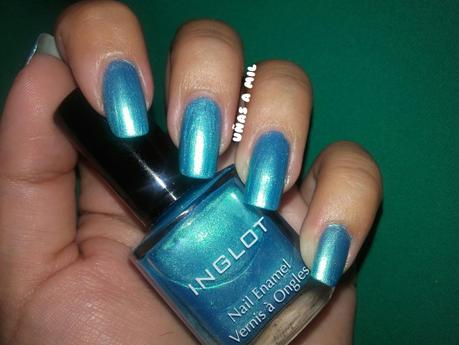 uñas_a_mil_nail_art_diseño_decoracion_uñas_esmalte_inglot_azul_water_decals_flores_nicole_diary (1)