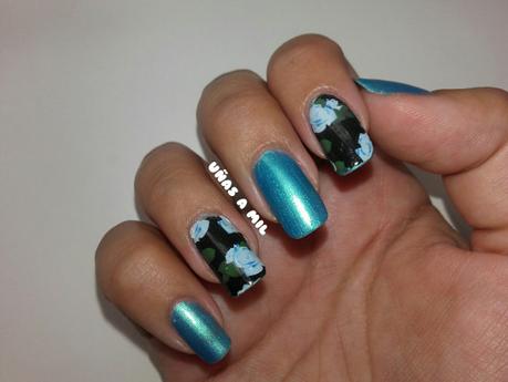 uñas_a_mil_nail_art_diseño_decoracion_uñas_esmalte_inglot_azul_water_decals_flores_nicole_diary (4)