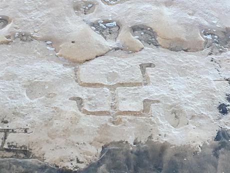 Turistas descubren diversos petroglifos de 400 años de antigüedad en Hawái