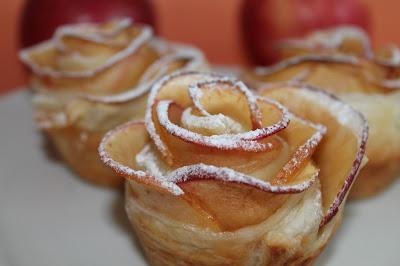 Rosas de hojaldre y manzana