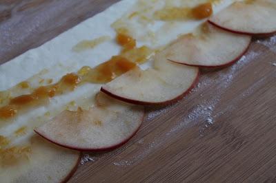 Rosas de hojaldre y manzana