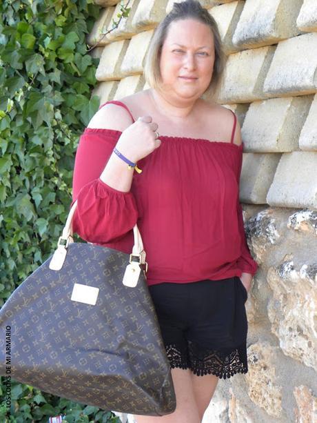 camisa-burgundy-zara-short-negro-ganchillo-h&m-talla-grande-curvy-plus-size-los-looks-de-mi-armario-blogger-madrid-curve-fashion-blogger-personal-shopper-madrid-01 http://www.loslooksdemiarmario.com/2016/08/mujer-real-talla-40-0-50.html