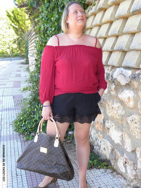 camisa-burgundy-zara-short-negro-ganchillo-h&m-talla-grande-curvy-plus-size-los-looks-de-mi-armario-blogger-madrid-curve-fashion-blogger-personal-shopper-madrid-01 http://www.loslooksdemiarmario.com/2016/08/mujer-real-talla-40-0-50.html