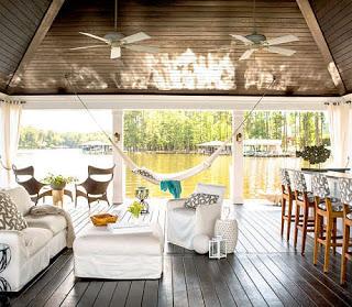 Cabana de Madera en el Lago Gaston