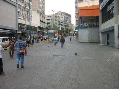 EL RECREO-INICIATIVA DE BARRIO TRICOLOR SE HIZO REALIDAD. Hoy  se inician los trabajos recuperación Bulevar Sabana Grande área Chacaito
