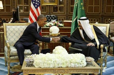 Arabia Saudí El presidente de EEUU, Barack Obama, saluda al rey Salman de Arabia Saudí
