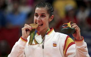 CAROLINA MARIN Y SU CARRO