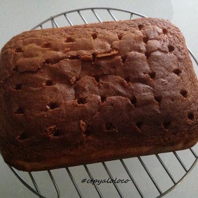 Poke cake dos salsas (vino dulce y chocolate)