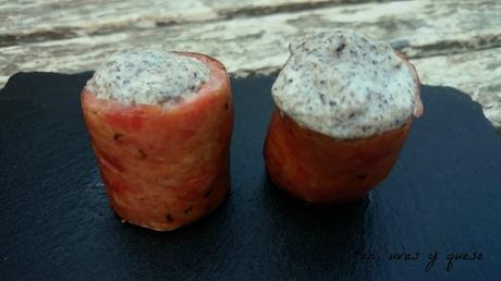 Longaniza rellena de mousse de champiñones