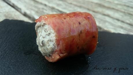 Longaniza rellena de mousse de champiñones