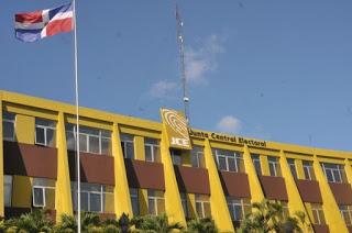 Luisito Pie, su madre y abuelo son dominicanos, aclara JCE.