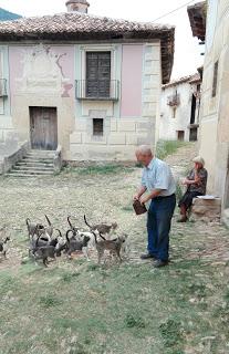 Huevos estrellados al estilo de la Estrella, el lugar donde el sol aún rige las horas