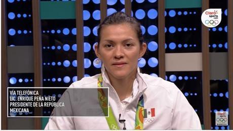 Peña Nieto felicita a  Maria del Rosario Espinoza por medalla de plata