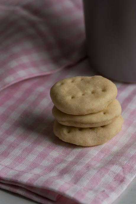 BIZCOCHITOS DE GRASA O GALLETAS SALADAS ARGENTINAS