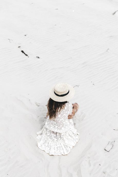 Revolve_in_The_Hamptons-Zimmermann-Embroidered_Dress-WHite_Dress-Chloe_Fay_Bag-Chloe_Wedges-Outfit-62