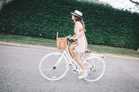 Revolve_in_The_Hamptons-Revolve_Clothing-Collage_Vintage-Free_People_Lace_Dress-Knitted_Dress-Soludos_Espadrilles-Canotier-Hat-Outfit-116