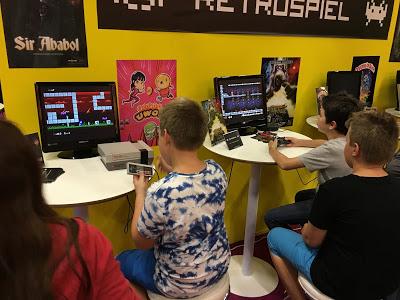 Crónica de la zona retro en Gamescom 2016: el homebrew español tiene futuro