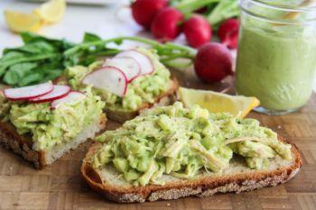 ensalada-pollo-aguacate