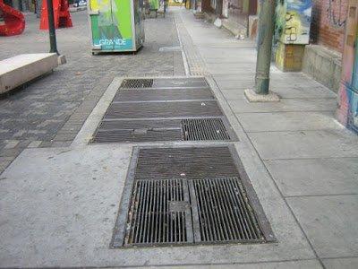 EL RECREO-EL RECLAMO A HIDROCAPITAL SOBRE EL BOTE DE AGUA EN LA CALLE BALDÓ NO HA SIDO ATENDIDO A PESAR DE QUE ENVIAMOS DENUNCIA AL PRESIDENTE DE HIDROCAPITAL