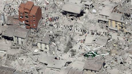 Al menos 120 muertos por terremoto en Italia.