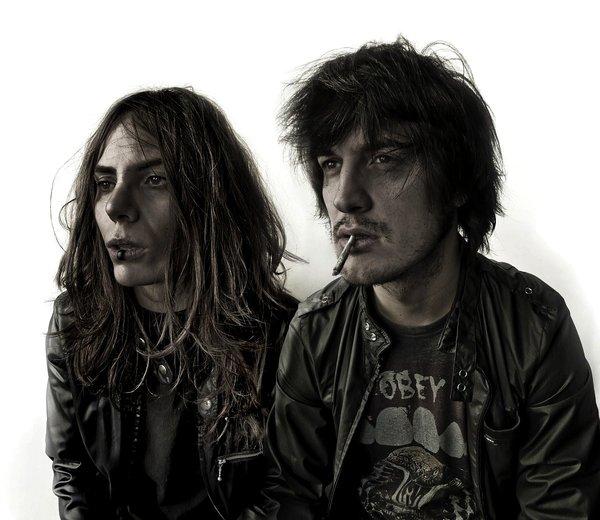 Una pareja, nueve versiones