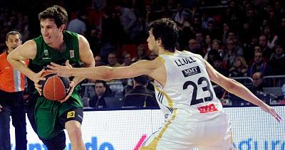 Llull y Jaric se exceden ante un DKV Joventut entusiasta y jovial