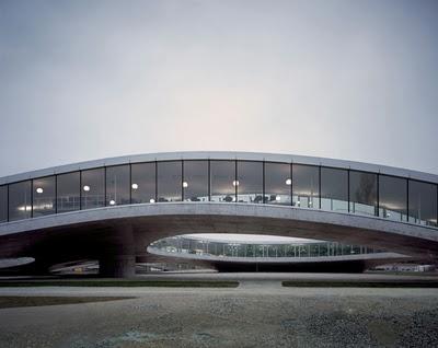 SANAA suma otro Clásico en pleno Siglo XXI: Centro Comunitario Rolex  en Suiza