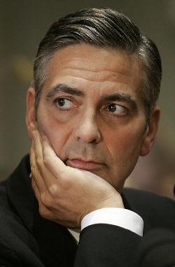 George Clooney conducirá un telemaratón a beneficio de Haití