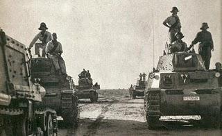Los tanques de Babini detienen el avance británico hacia Derna - 24/01/1941.