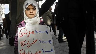 La revolución tunecina busca con pasos inciertos una sali...