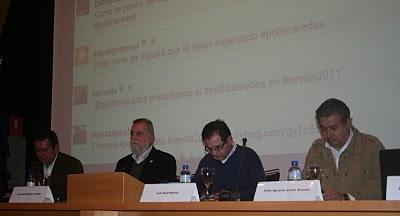 Debate sobre política y redes sociales en Sevilla