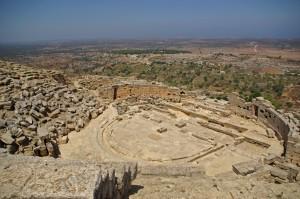 Imagen de un anfiteatro griego en el desierto de Libia