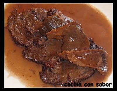 Carrilladas de ternera con níscalos