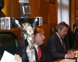 Protesta en Zaragoza por la participación de concejales en una procesión.