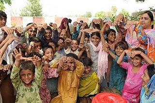 ONG PLAN: Paquistan: 6 meses después de la inundaciones