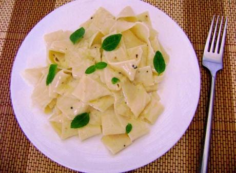 Tagliatelle con Limón y Albahaca