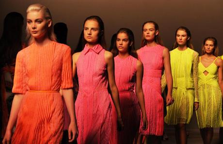 LOS COLORES DE LA TEMPORADA LOS COLORES DE LA TEMPORADA