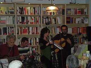 La Hoguera en La Clandestina: café y libros a fuego vivo