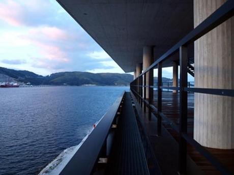 Edificio de Control CCS / Díaz y Díaz Arquitectos