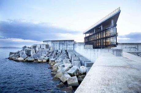 Edificio de Control CCS / Díaz y Díaz Arquitectos