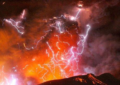 Erupción del volcán Shinmoedake