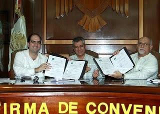 Firman IMSS y la Universidad de Colima convenio de colaboración PrevenIMSS